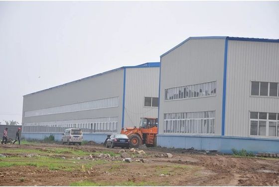 प्रीफ़ैब वर्कशॉप स्टील स्ट्रक्चर वेयरहाउस ग्रिड Q355B सामग्री