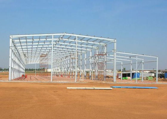 Q235 / Q355 स्टील स्ट्रक्चर वेयरहाउस पूर्वनिर्मित स्टील फ्रेम बिल्डिंग