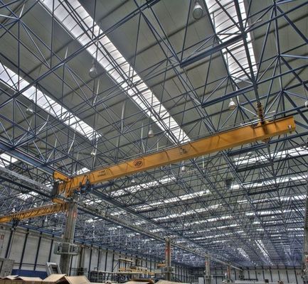 Q235 / Q355 स्टील स्ट्रक्चर वेयरहाउस पूर्वनिर्मित स्टील फ्रेम बिल्डिंग