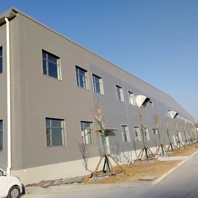 उद्योग/कारखाने के लिए बड़े स्पैन पूर्वनिर्मित इस्पात संरचना कार्यशाला