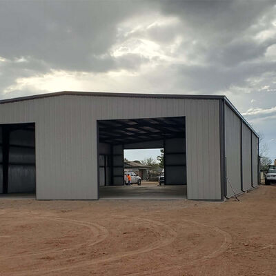 पक्की छत के साथ इस्पात संरचना उत्पादन और प्रसंस्करण कार्यशाला